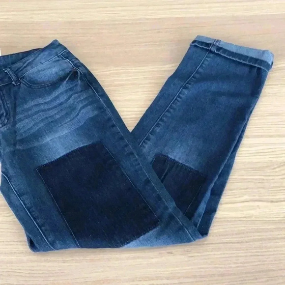 🆕Adam Levine Mid-Rise Straight Fit Patch Jeans 1/2🆕 - Picture 4 of 8